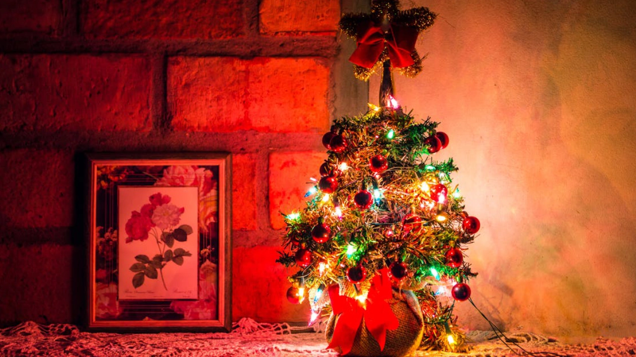 ta_christougena ta allotina